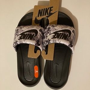 NIKE Victori Slide Print Flip Flop Sandals Women's Size 5 NWOT